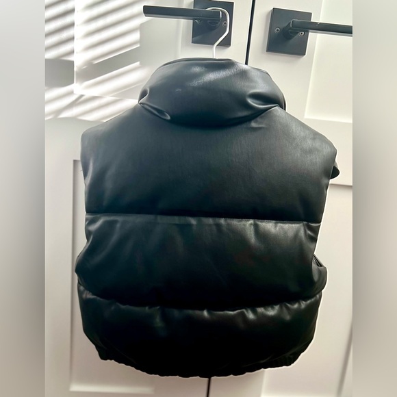ZARA - NWOT- Faux Leather Cropped Puffer Vest *Discontinued* - Released for Sale - Picture 3 of 9